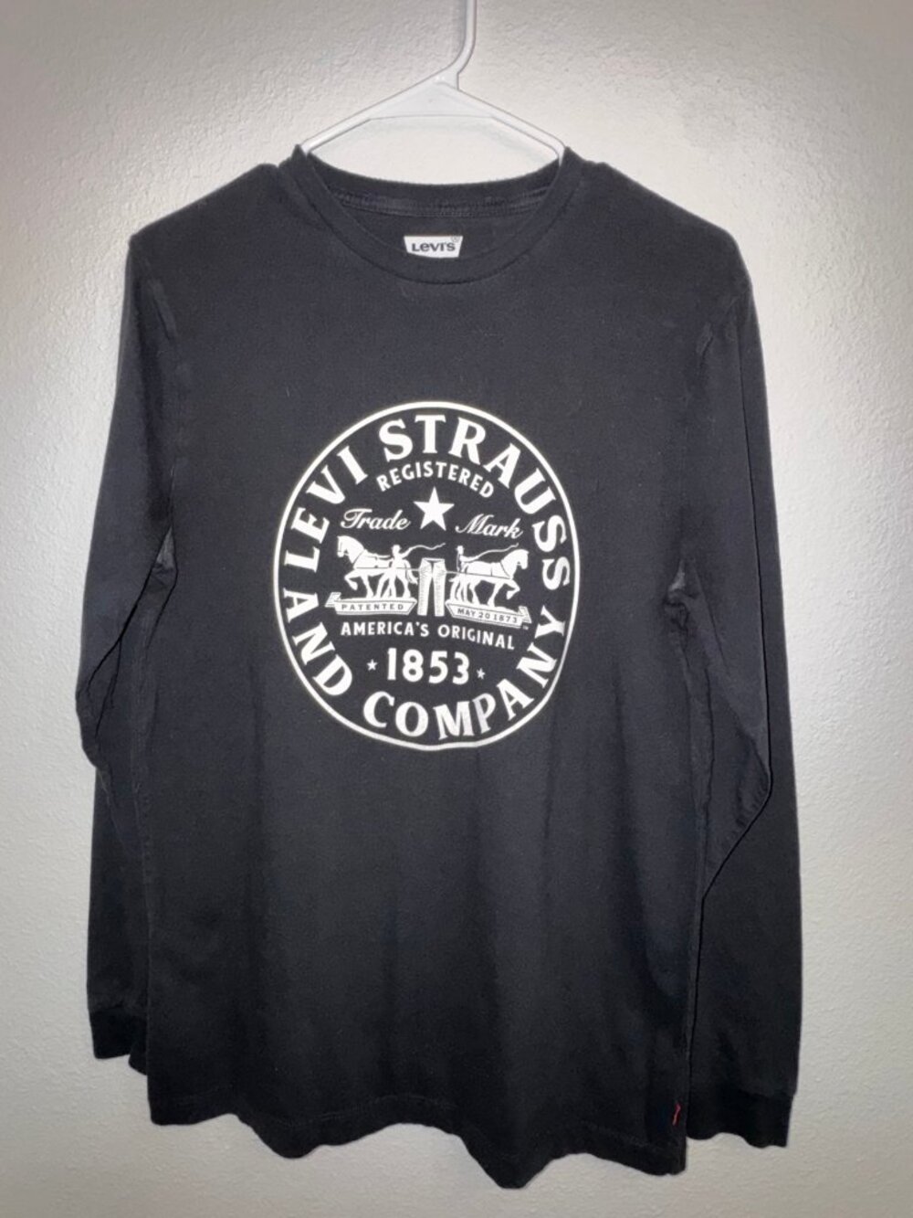 Levis Long Sleeve T-Shirt Mens M Black 1853 Two Horse Logo Tee